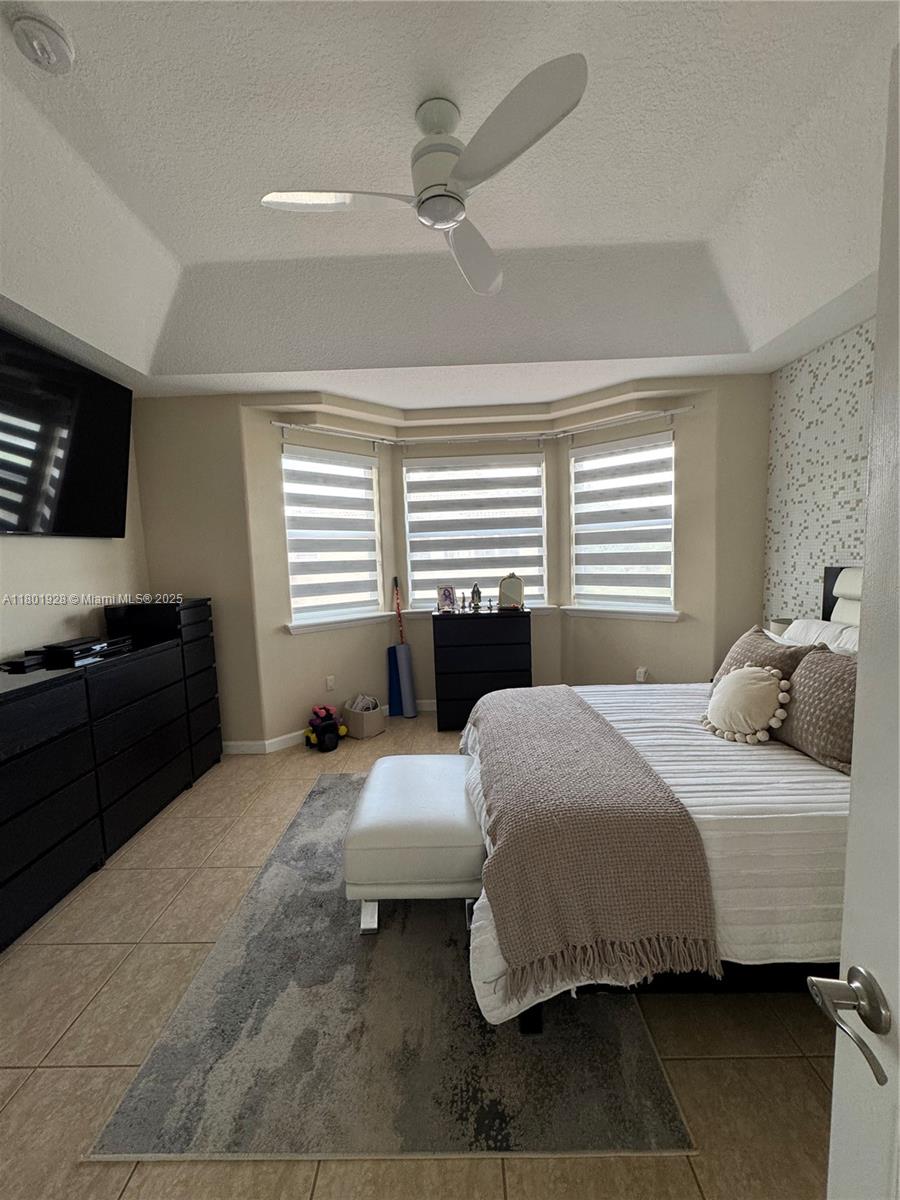 SAVANNAH AT DORAL - Residential