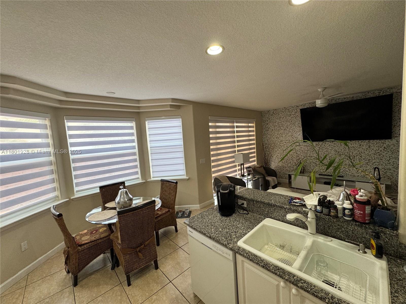 SAVANNAH AT DORAL - Residential