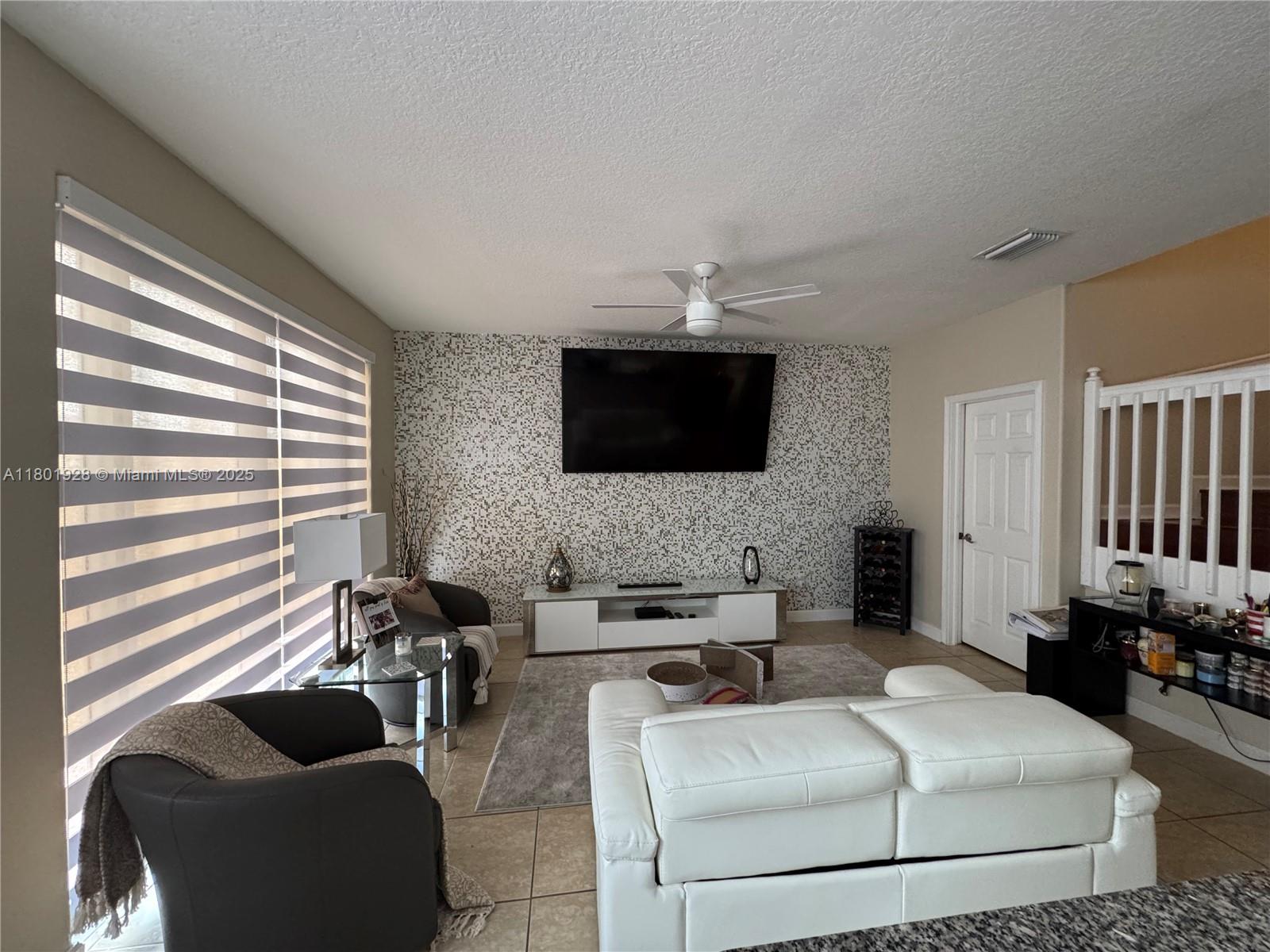SAVANNAH AT DORAL - Residential