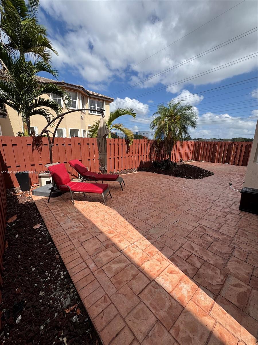 SAVANNAH AT DORAL - Residential