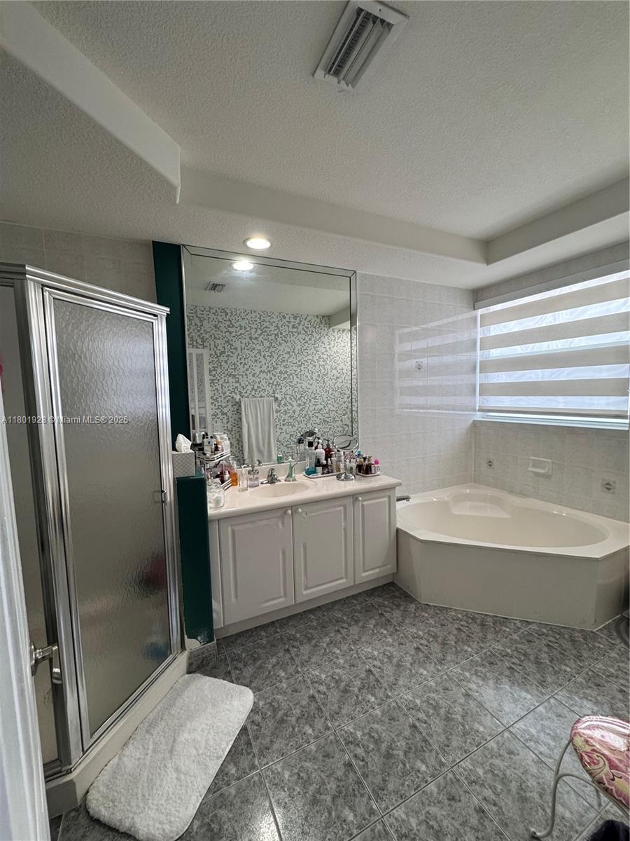 SAVANNAH AT DORAL - Residential
