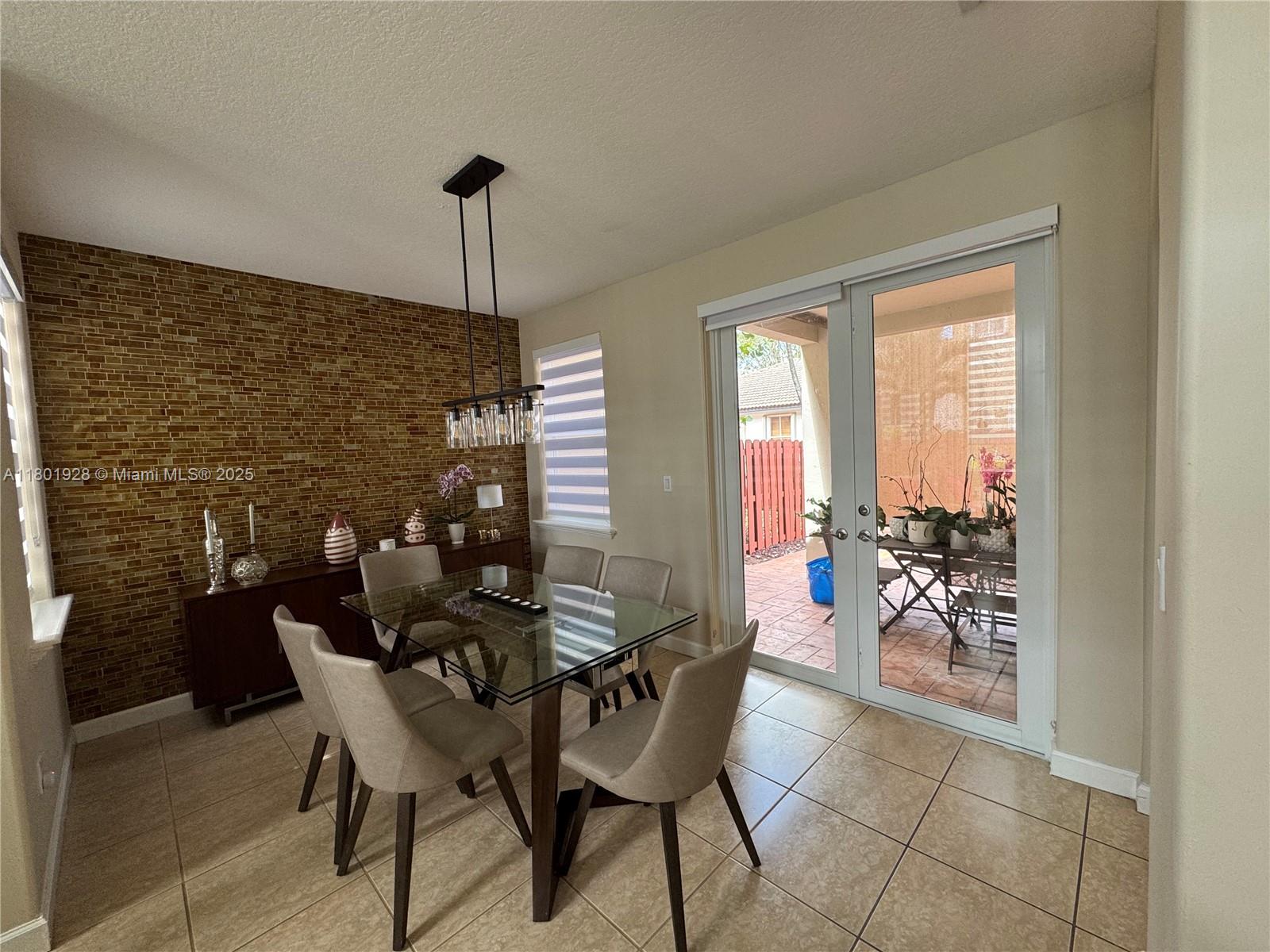 SAVANNAH AT DORAL - Residential