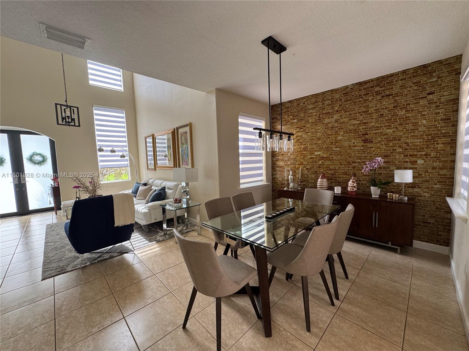 SAVANNAH AT DORAL - Residential