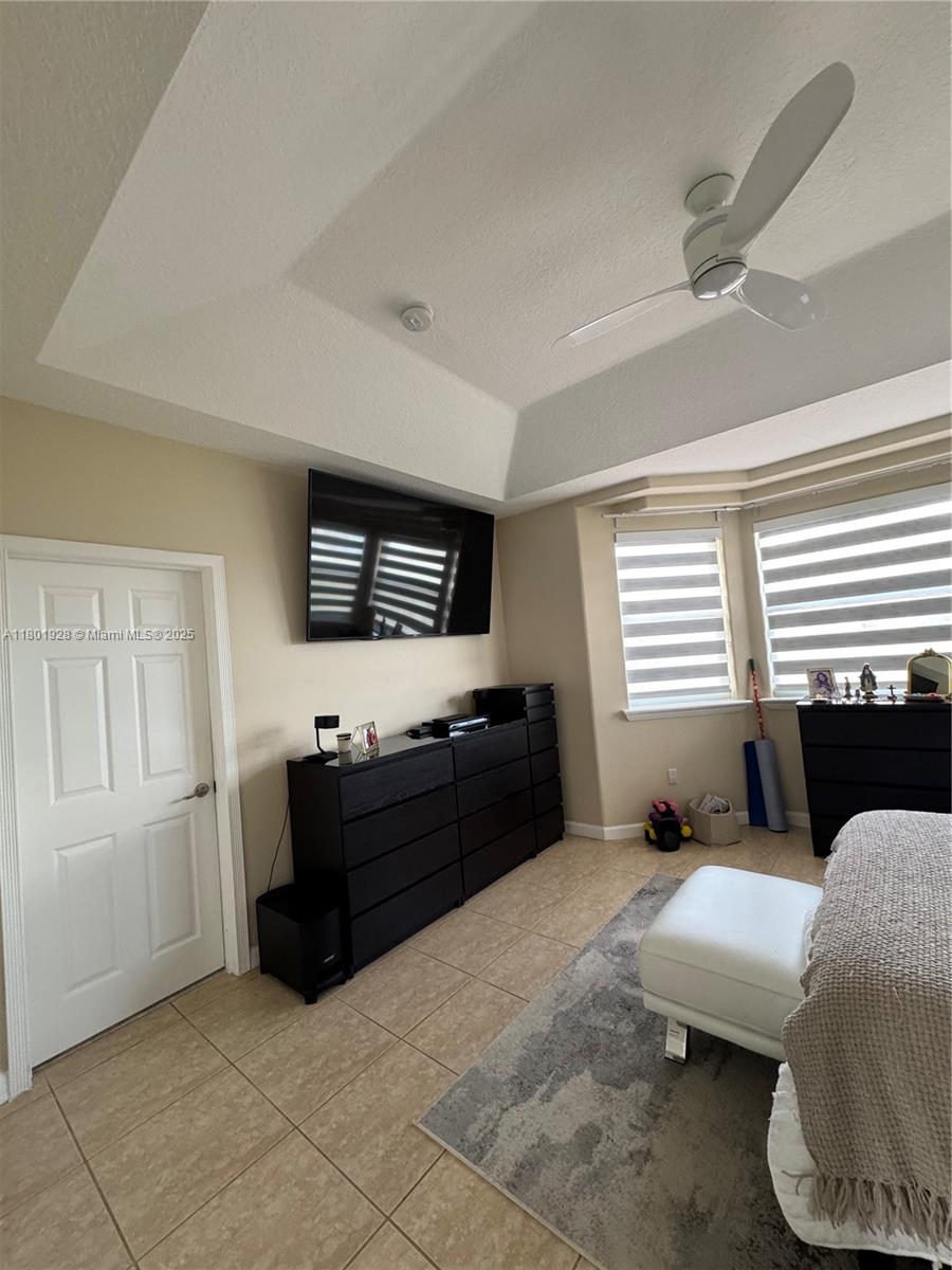 SAVANNAH AT DORAL - Residential