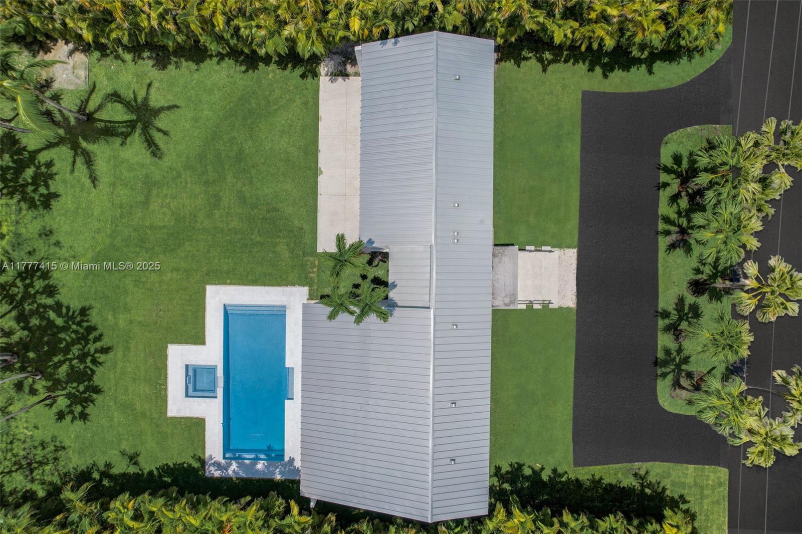 8530 SW 121st St, Miami, FL, 33156/$1,849,999 4 8530 SW 121st St