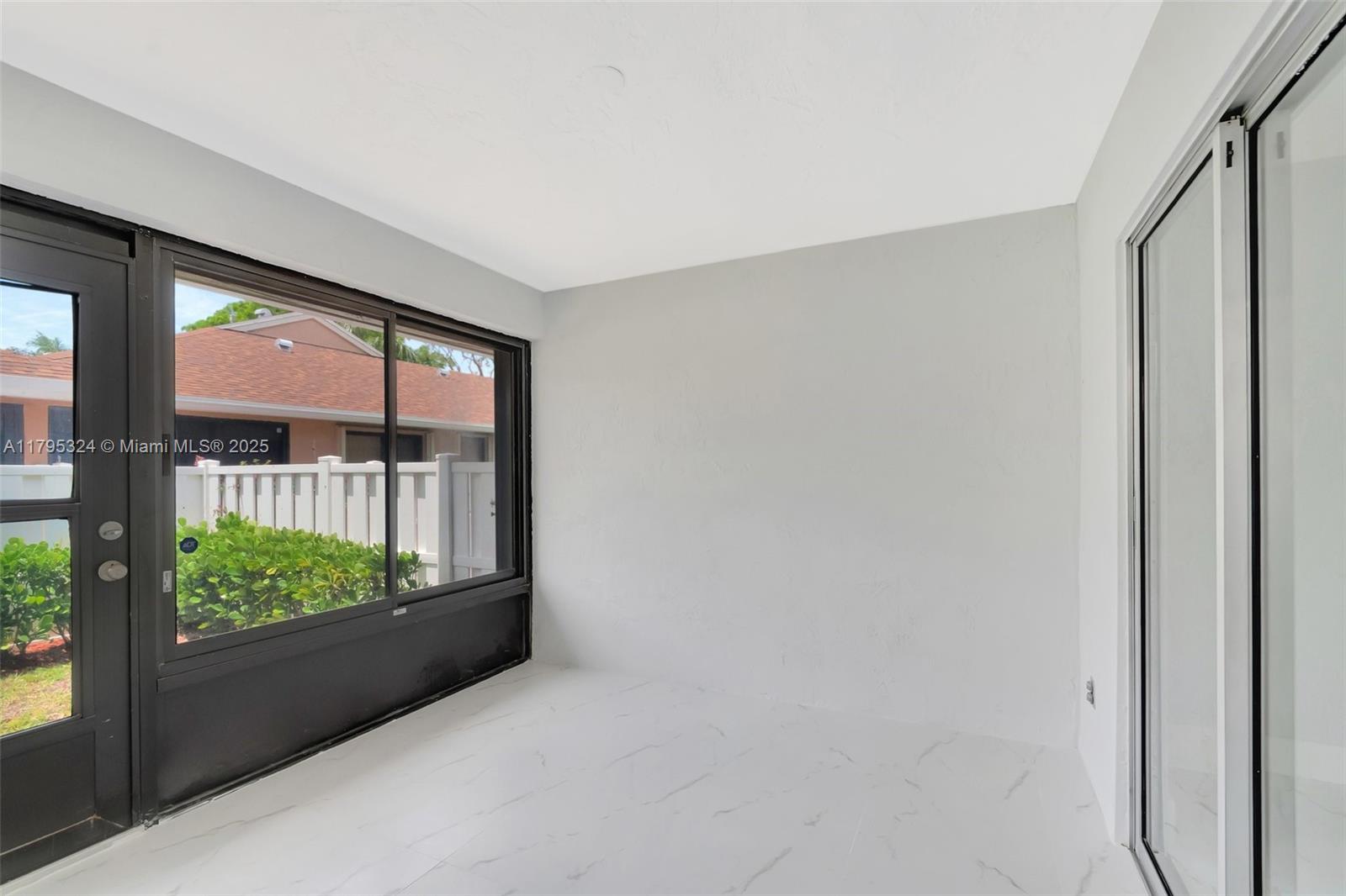 WHISPER WALK - Residential