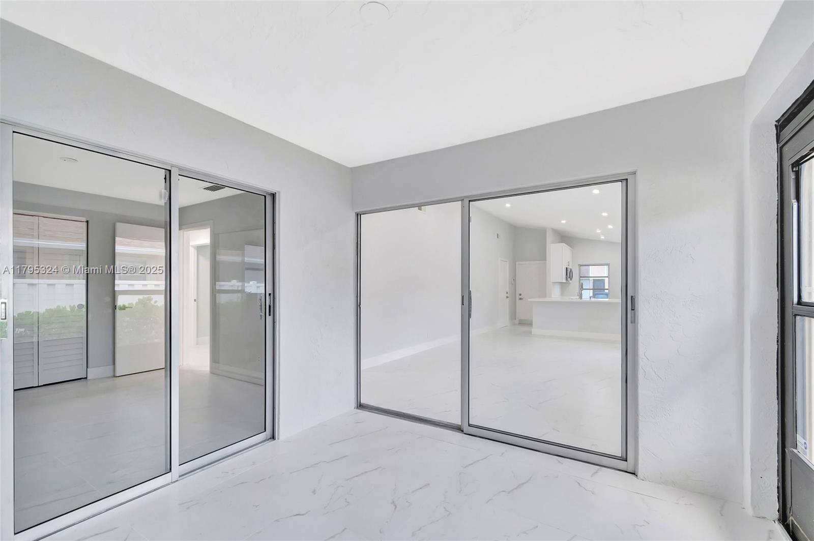 WHISPER WALK - Residential