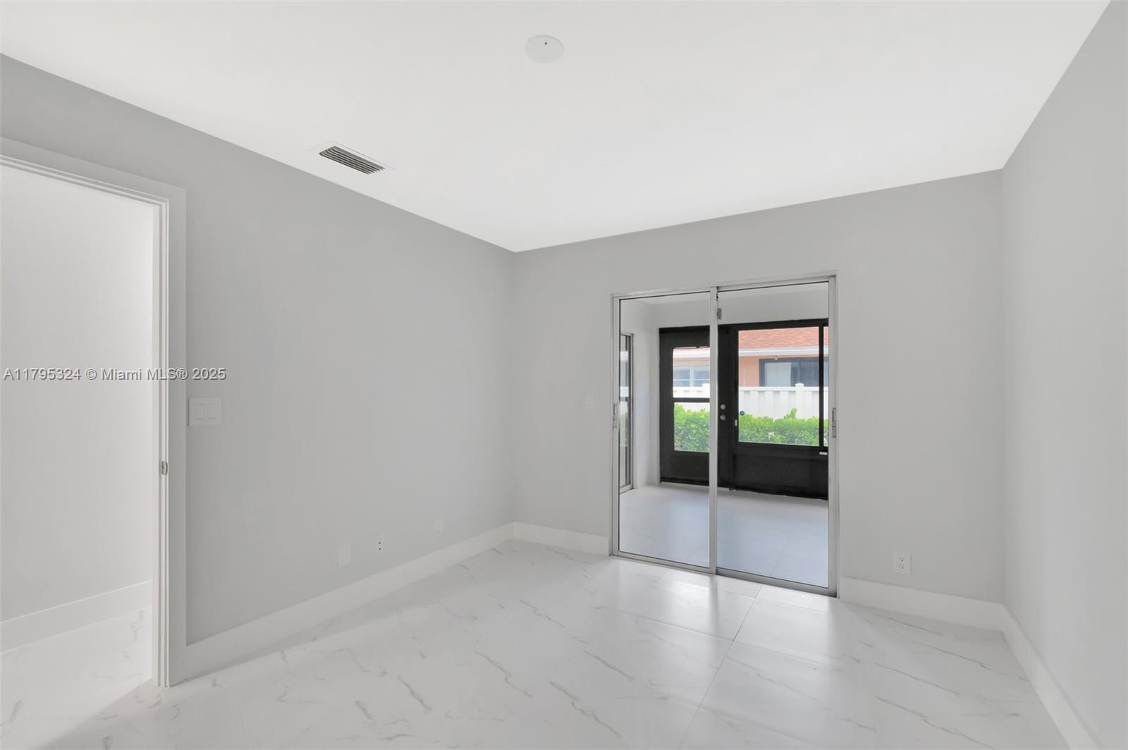 WHISPER WALK - Residential