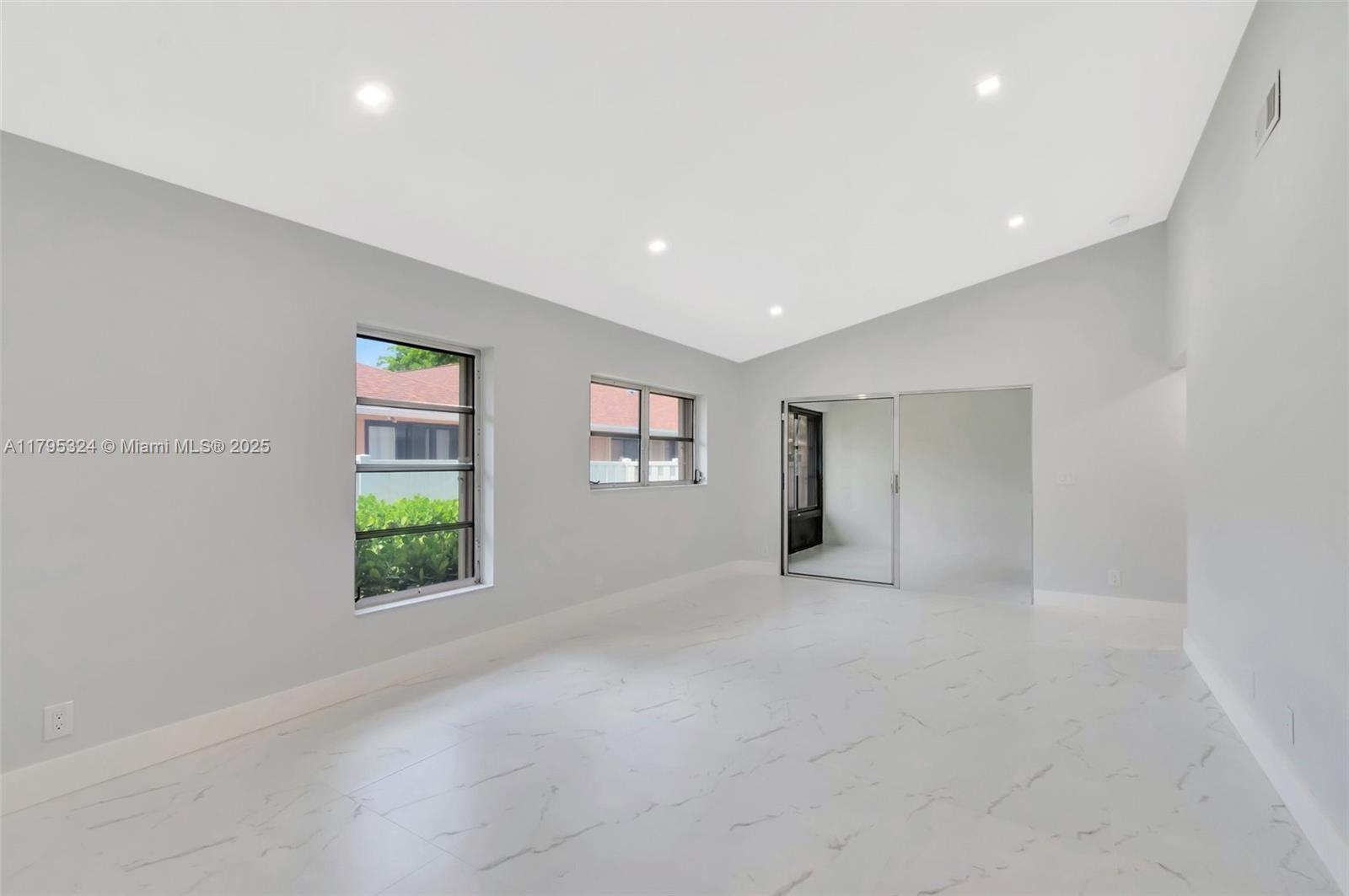 WHISPER WALK - Residential