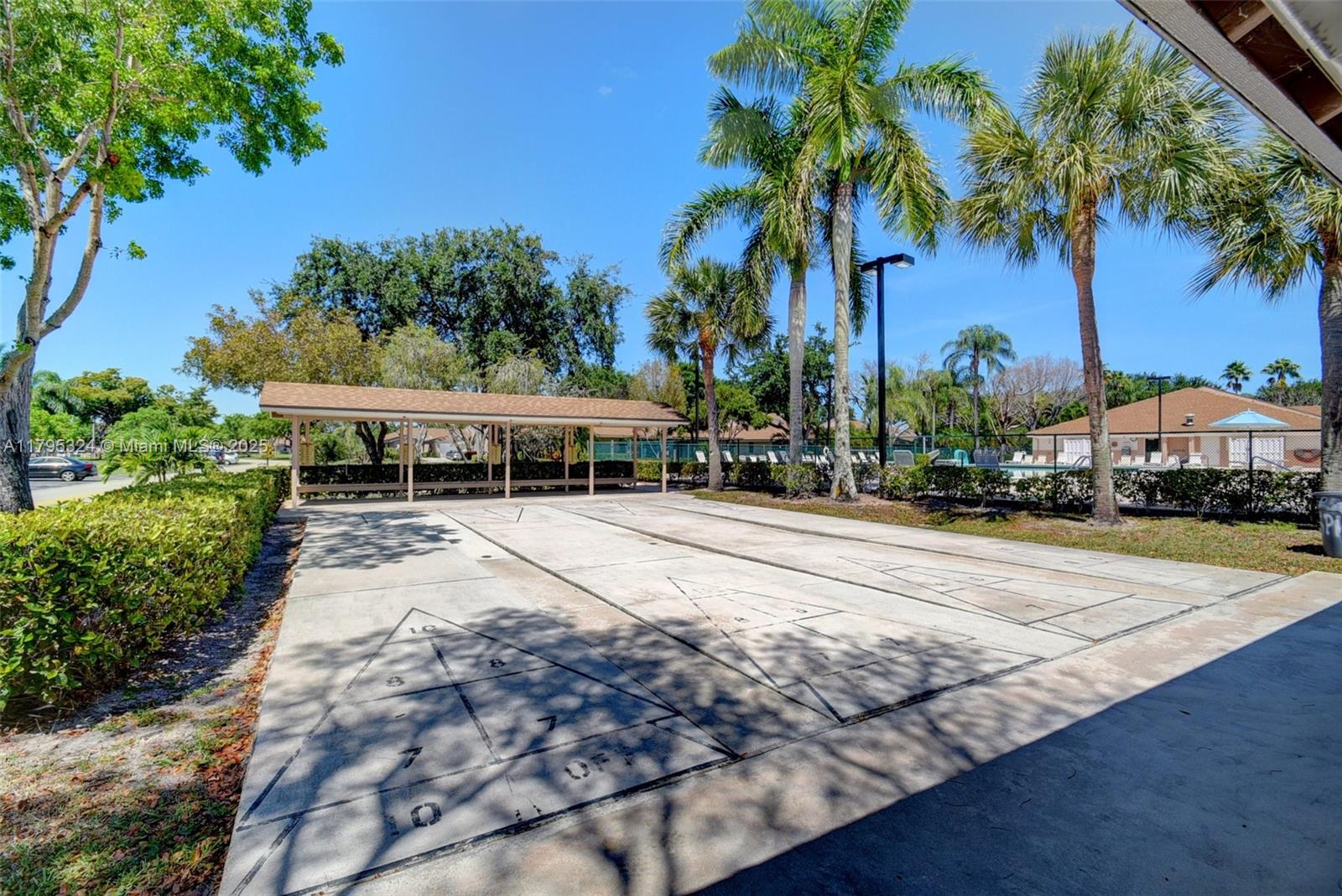 WHISPER WALK - Residential