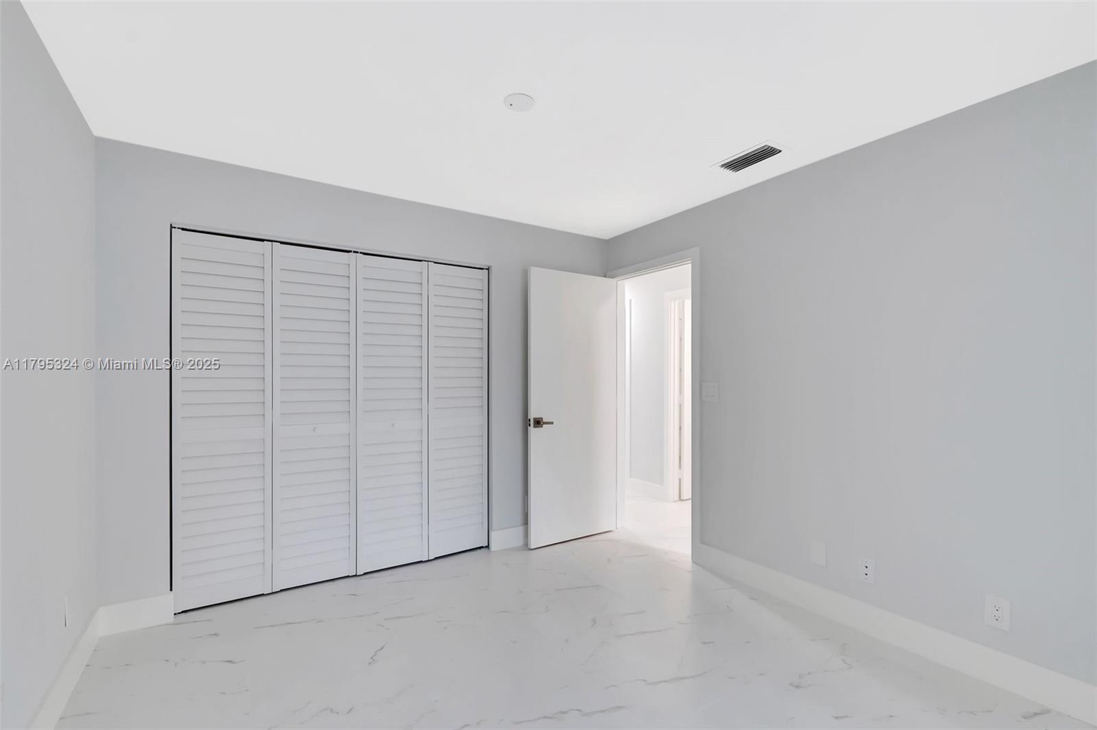 WHISPER WALK - Residential