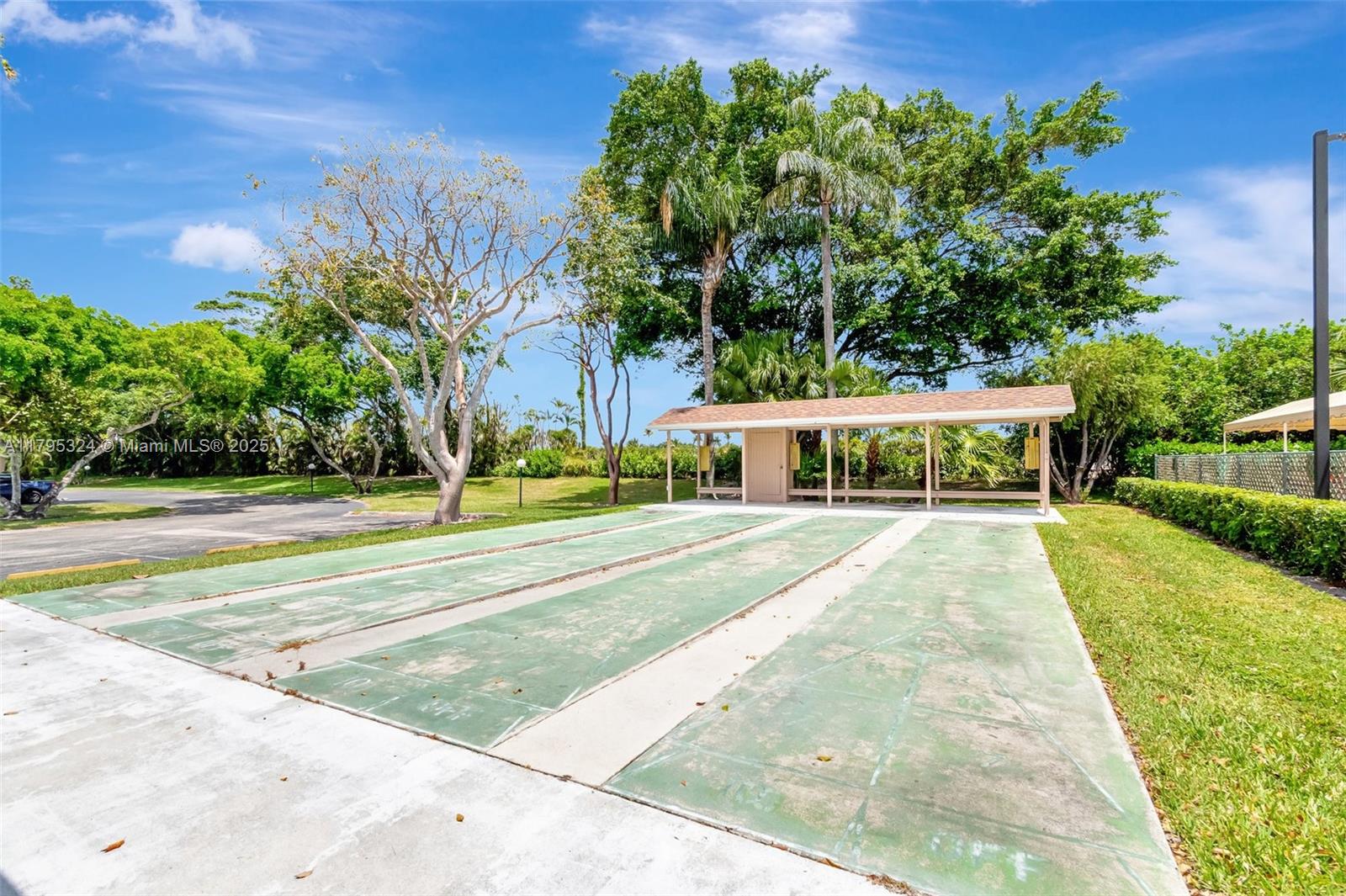 WHISPER WALK - Residential