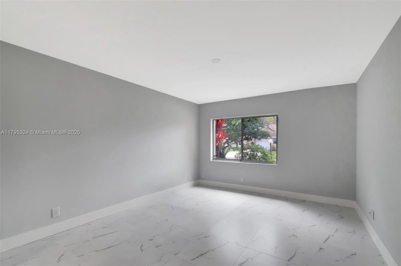 WHISPER WALK - Residential