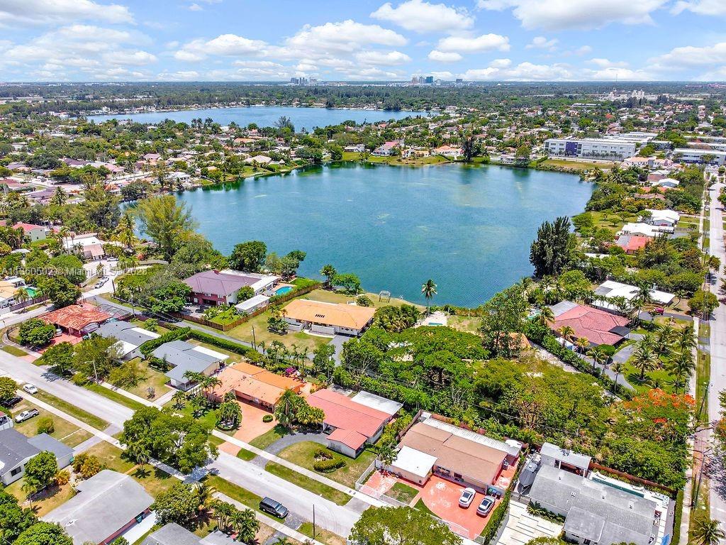 MC CAHILLS BLUEBIRD LAKE - Residential