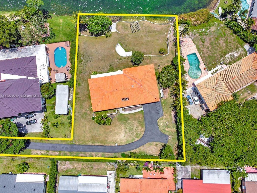 MC CAHILLS BLUEBIRD LAKE - Residential