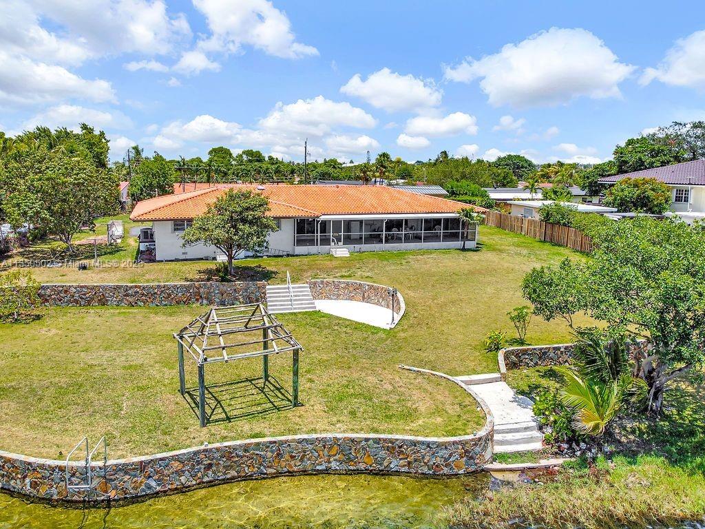 MC CAHILLS BLUEBIRD LAKE - Residential