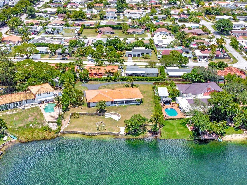 MC CAHILLS BLUEBIRD LAKE - Residential