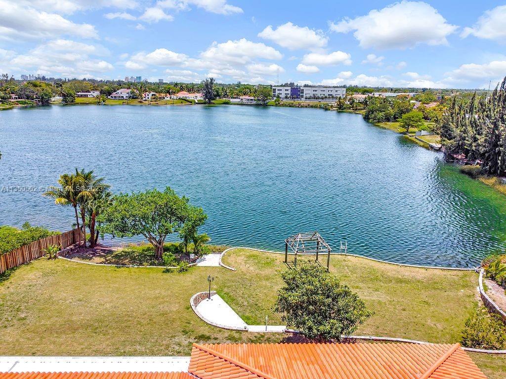 MC CAHILLS BLUEBIRD LAKE - Residential