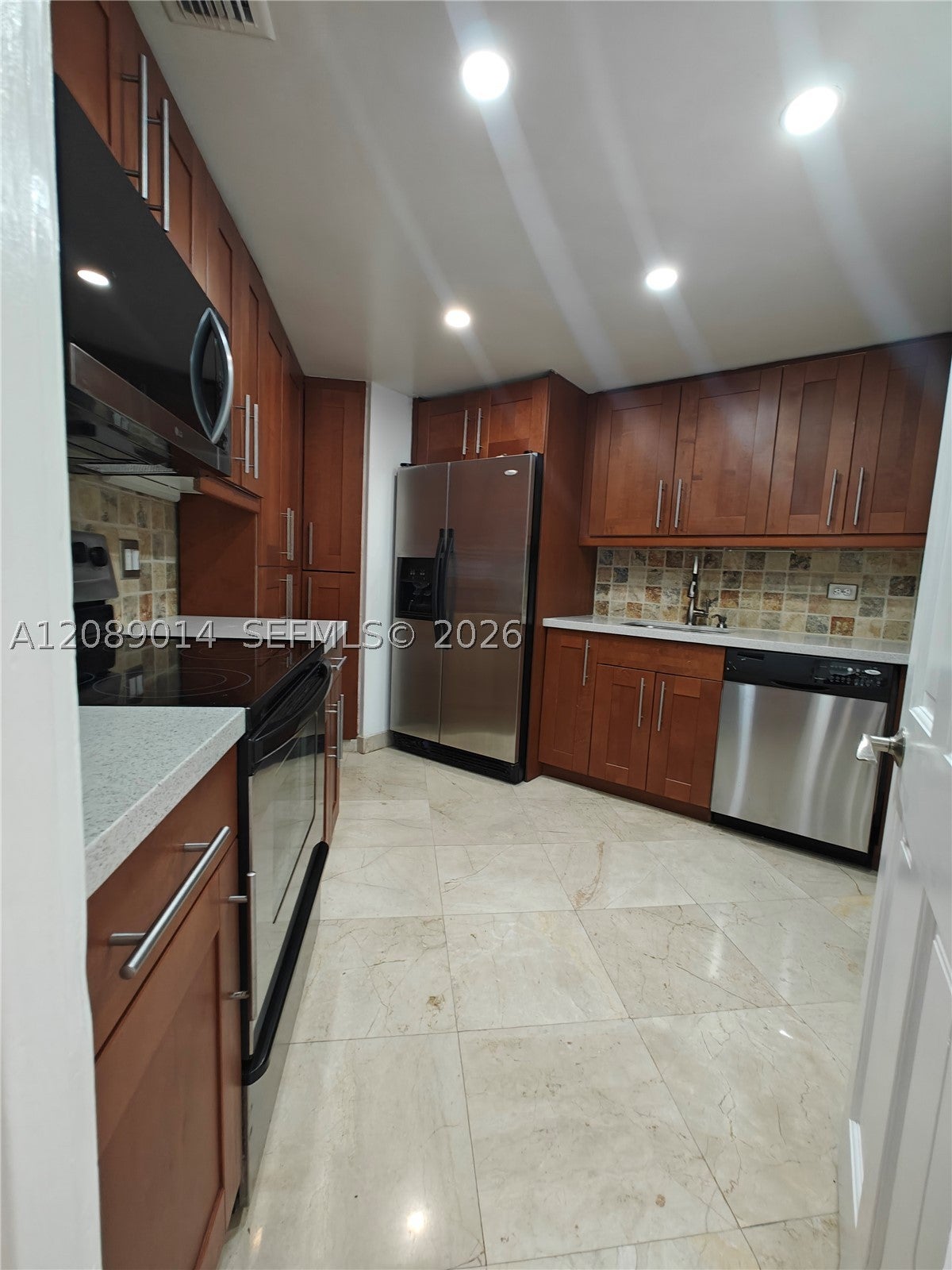 825 Brickell Bay Dr 651