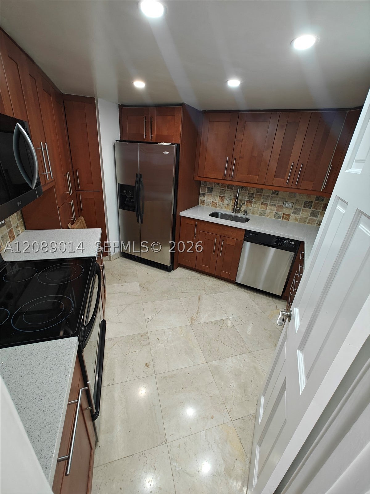 825 Brickell Bay Dr 651