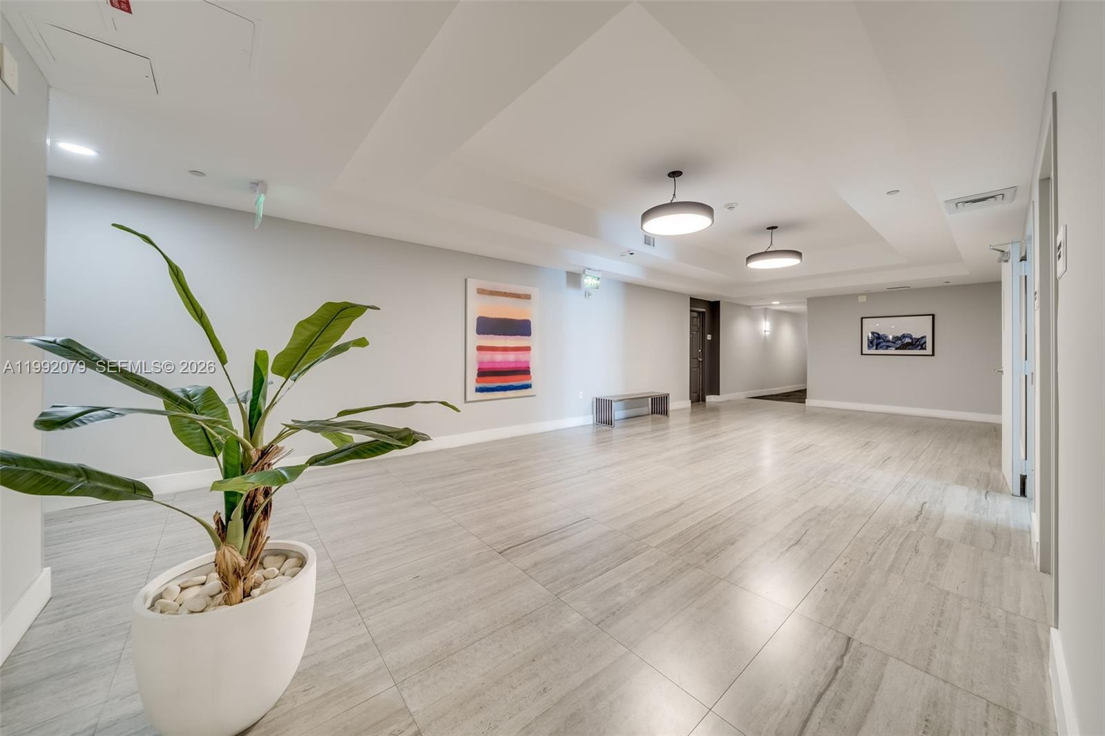 HOLLYWOOD STATION RES CON - Residential Lease