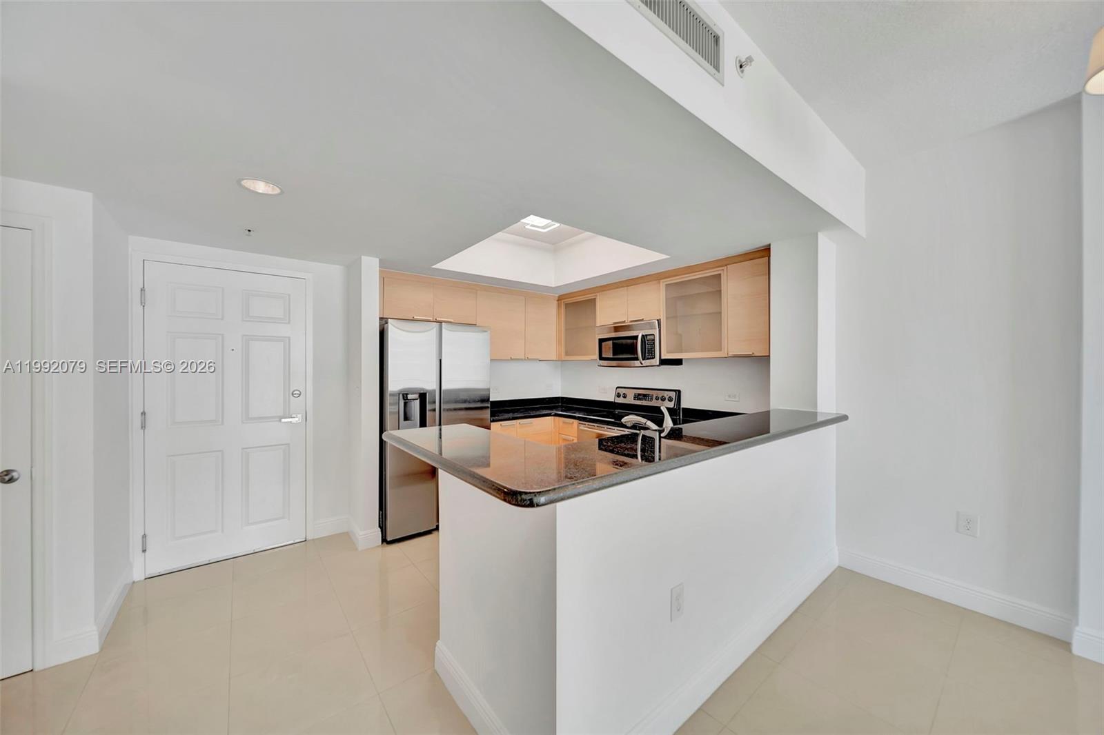 HOLLYWOOD STATION RES CON - Residential Lease