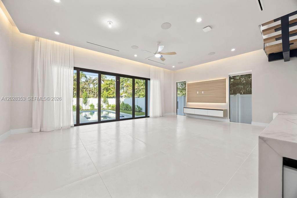 View photos, virtual tours, details... 1135 NE 11th Ave