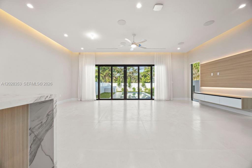 View photos, virtual tours, details... 1135 NE 11th Ave