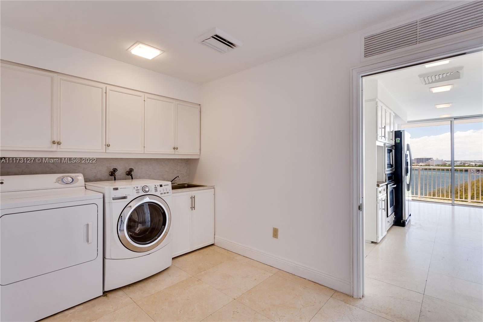 BRICKELL BISCAYNE CONDO - Residential Lease