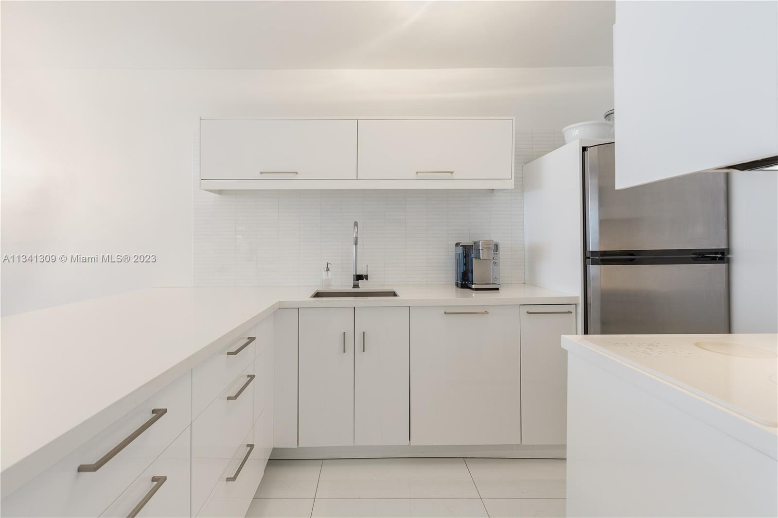 THE DECOPLAGE CONDO - Residential