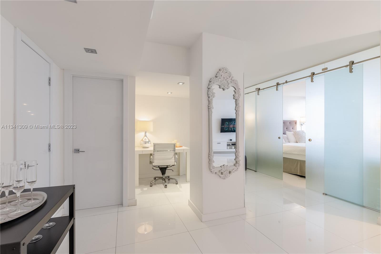THE DECOPLAGE CONDO - Residential