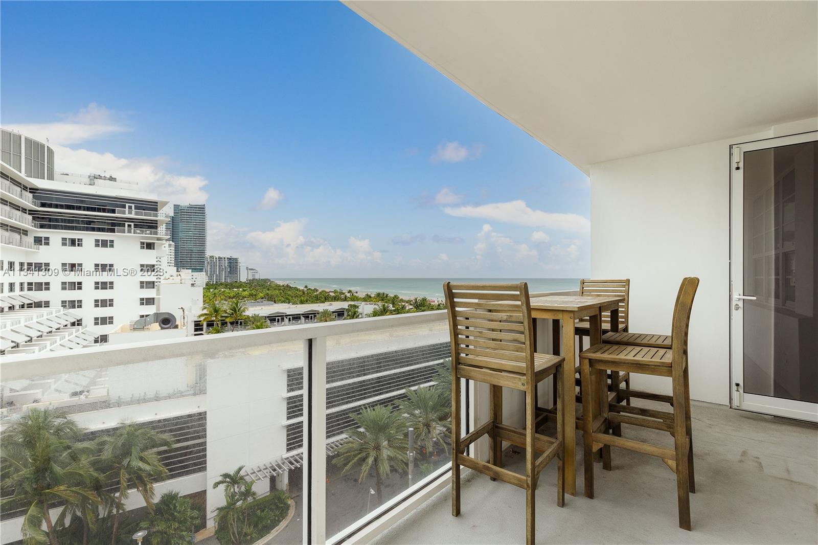 THE DECOPLAGE CONDO - Residential