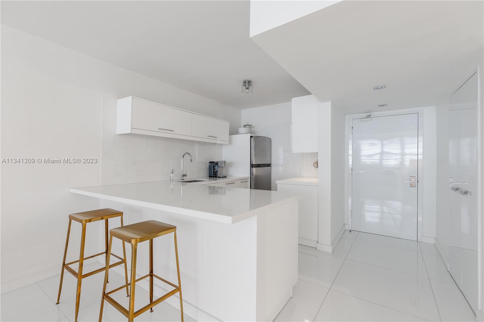 THE DECOPLAGE CONDO - Residential