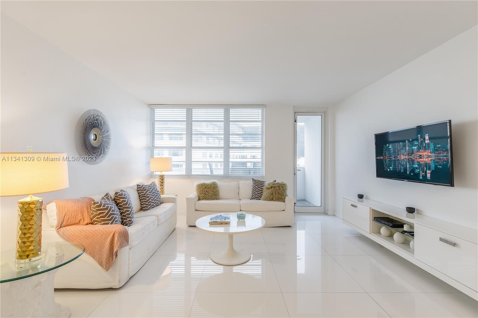 THE DECOPLAGE CONDO - Residential