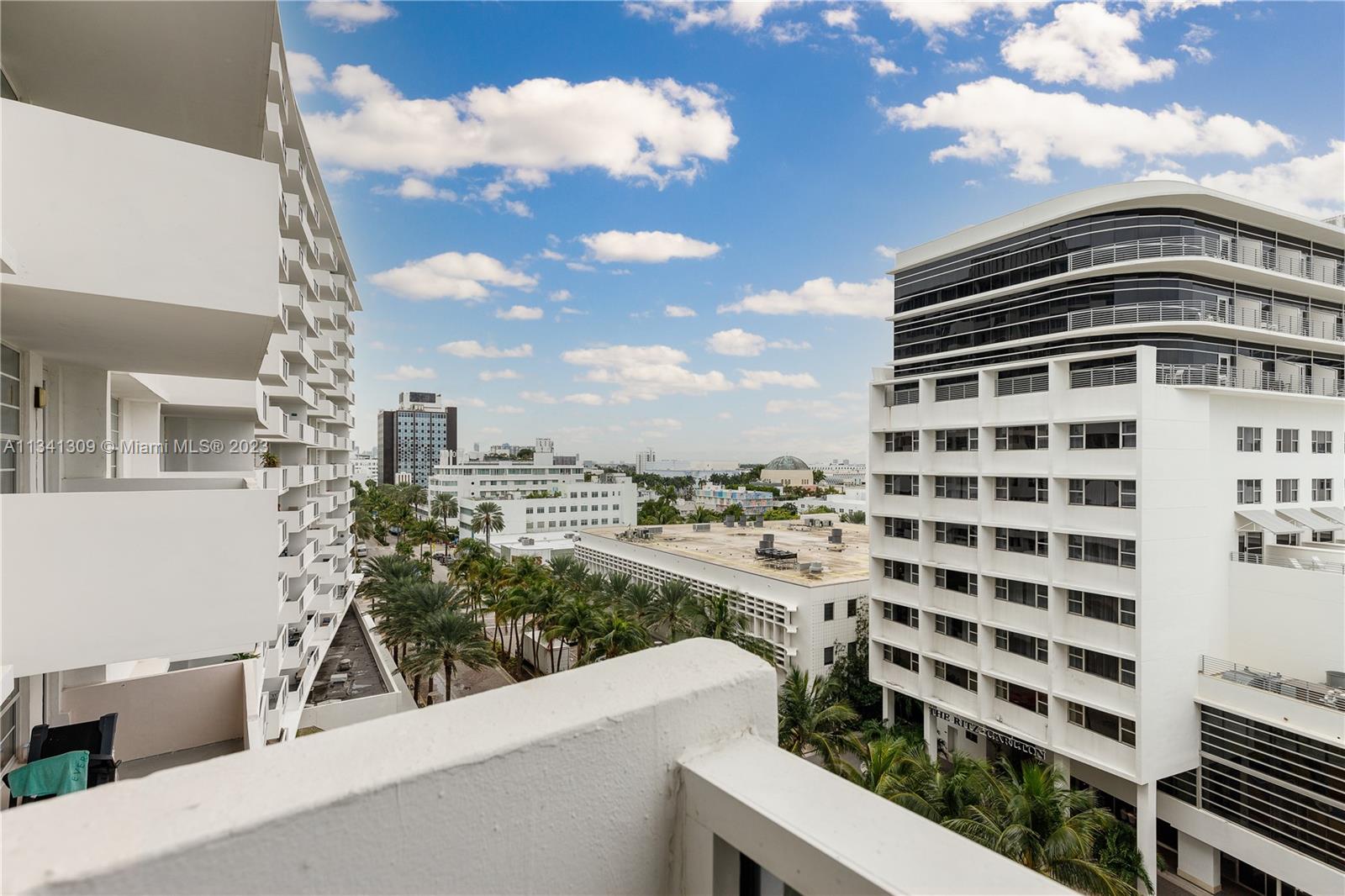 THE DECOPLAGE CONDO - Residential