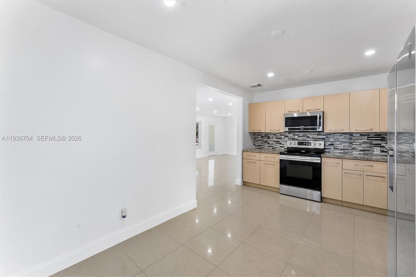 CROISSANT PARK RIVER SEC - Residential Lease