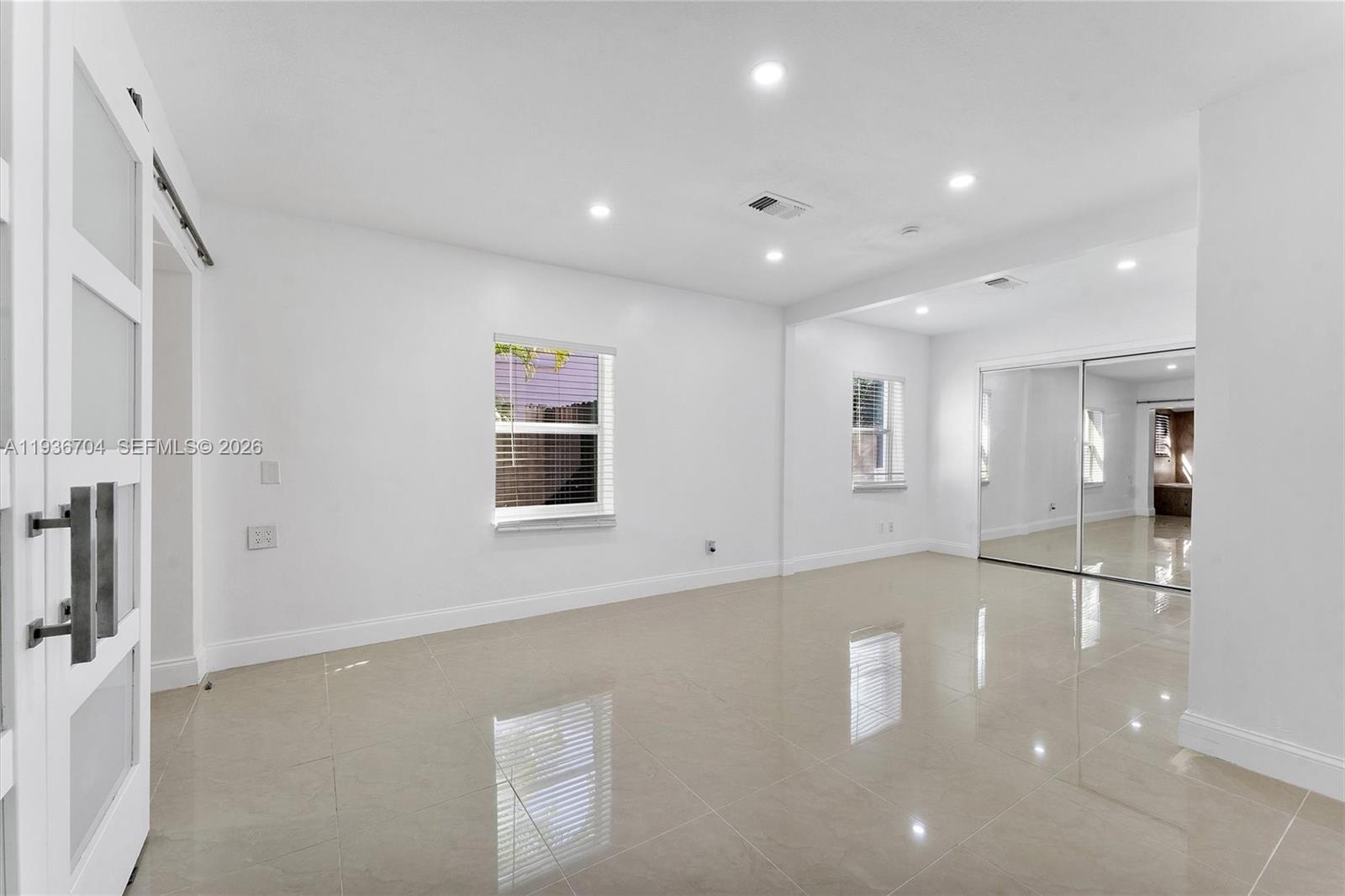 CROISSANT PARK RIVER SEC - Residential Lease