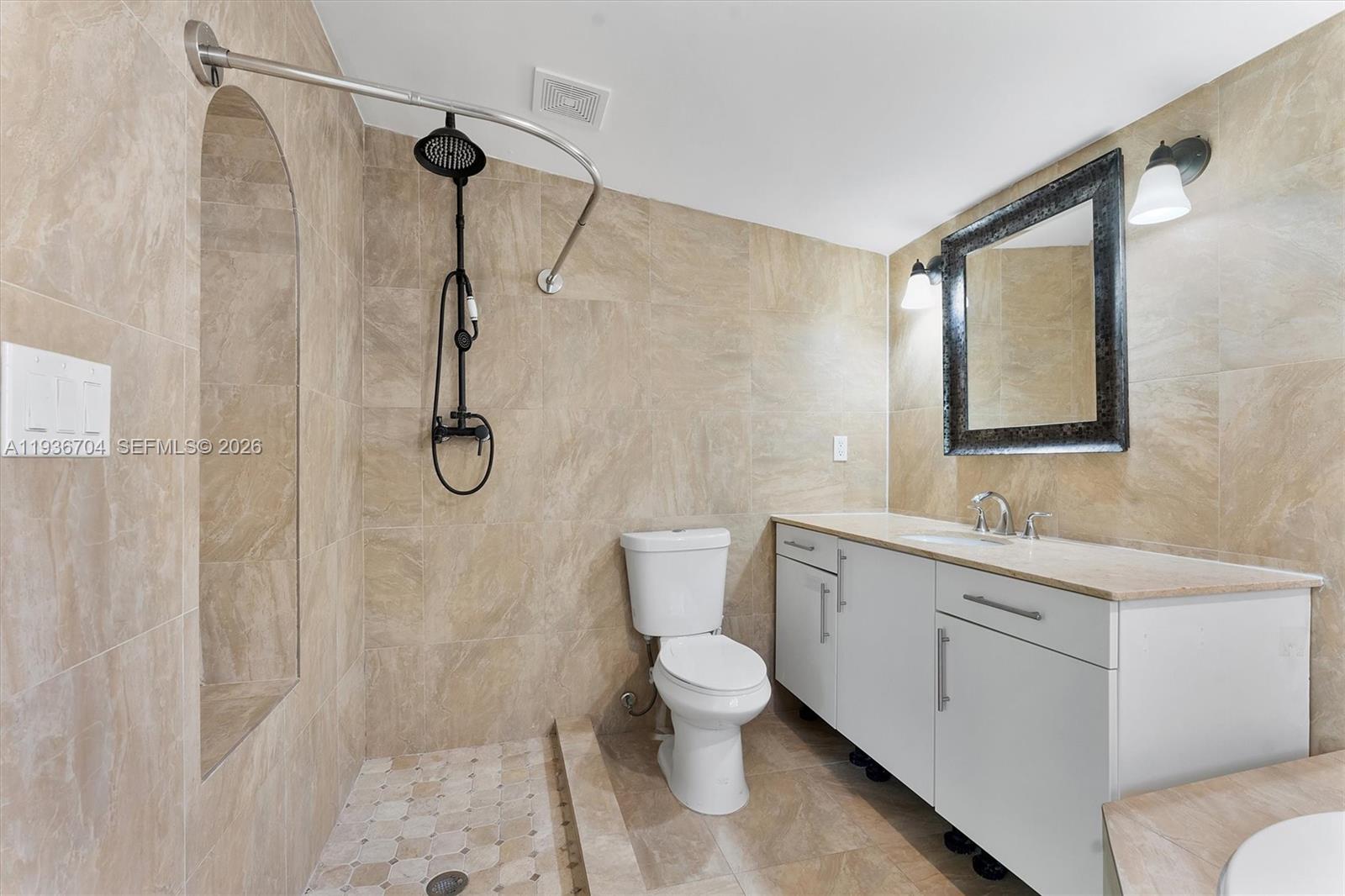 CROISSANT PARK RIVER SEC - Residential Lease