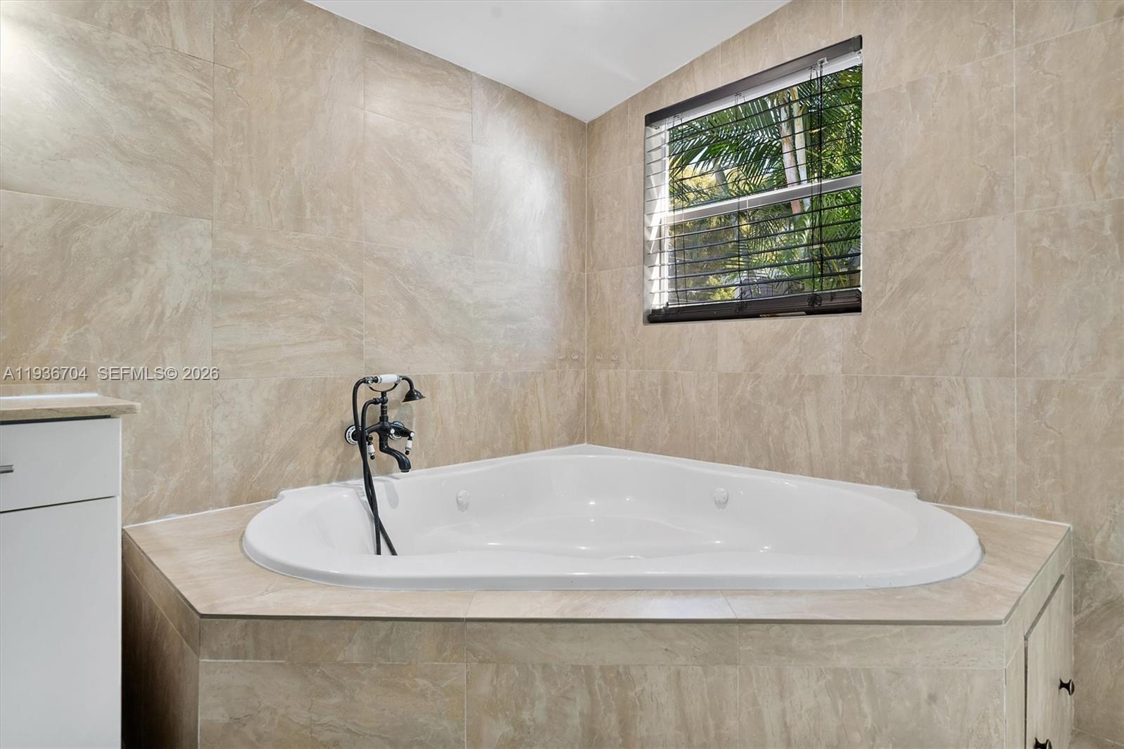 CROISSANT PARK RIVER SEC - Residential Lease