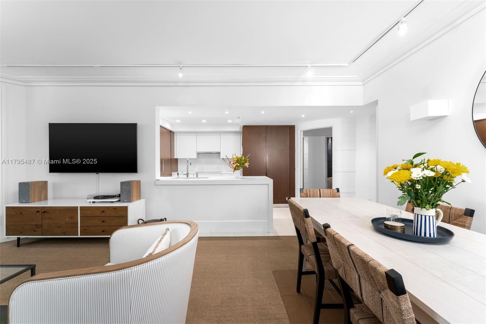 125 Jefferson Ave 113