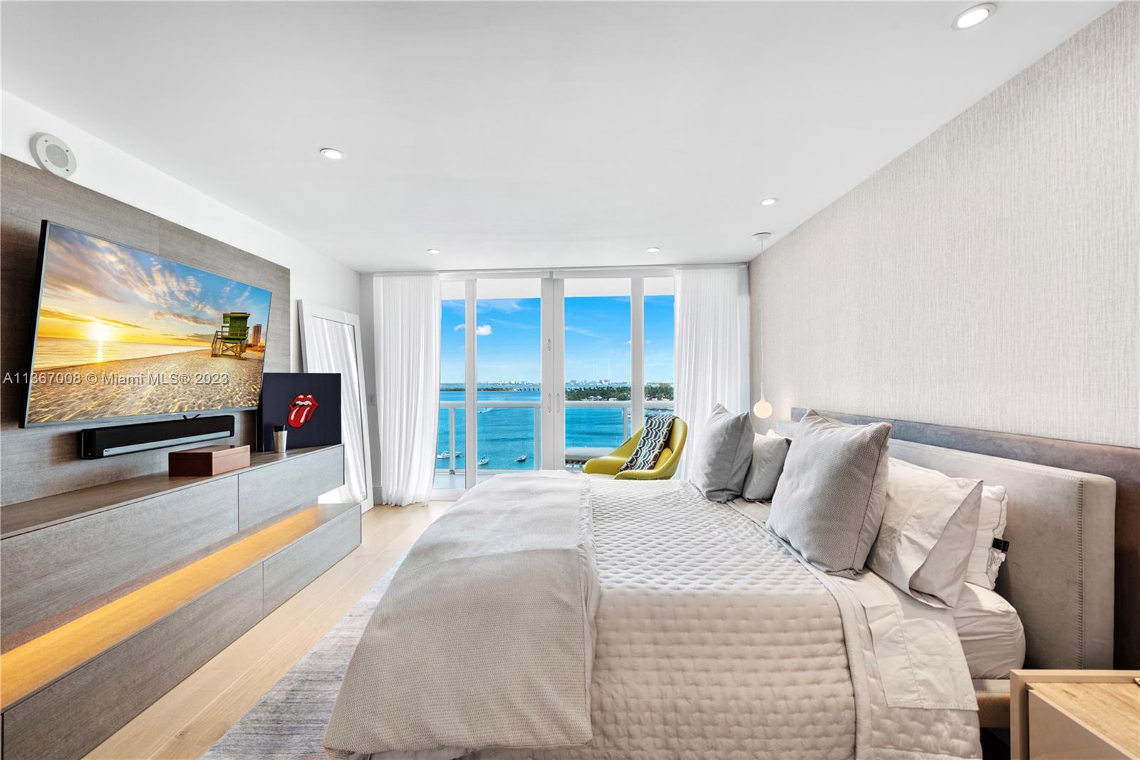 THE GRAND VENETIAN CONDO - Residential