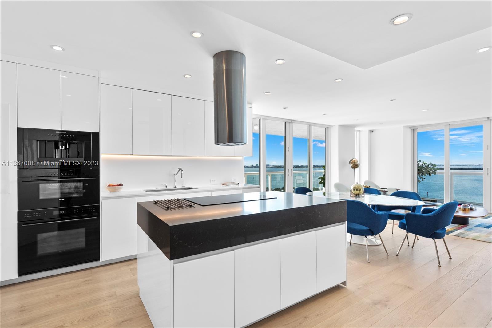 THE GRAND VENETIAN CONDO - Residential