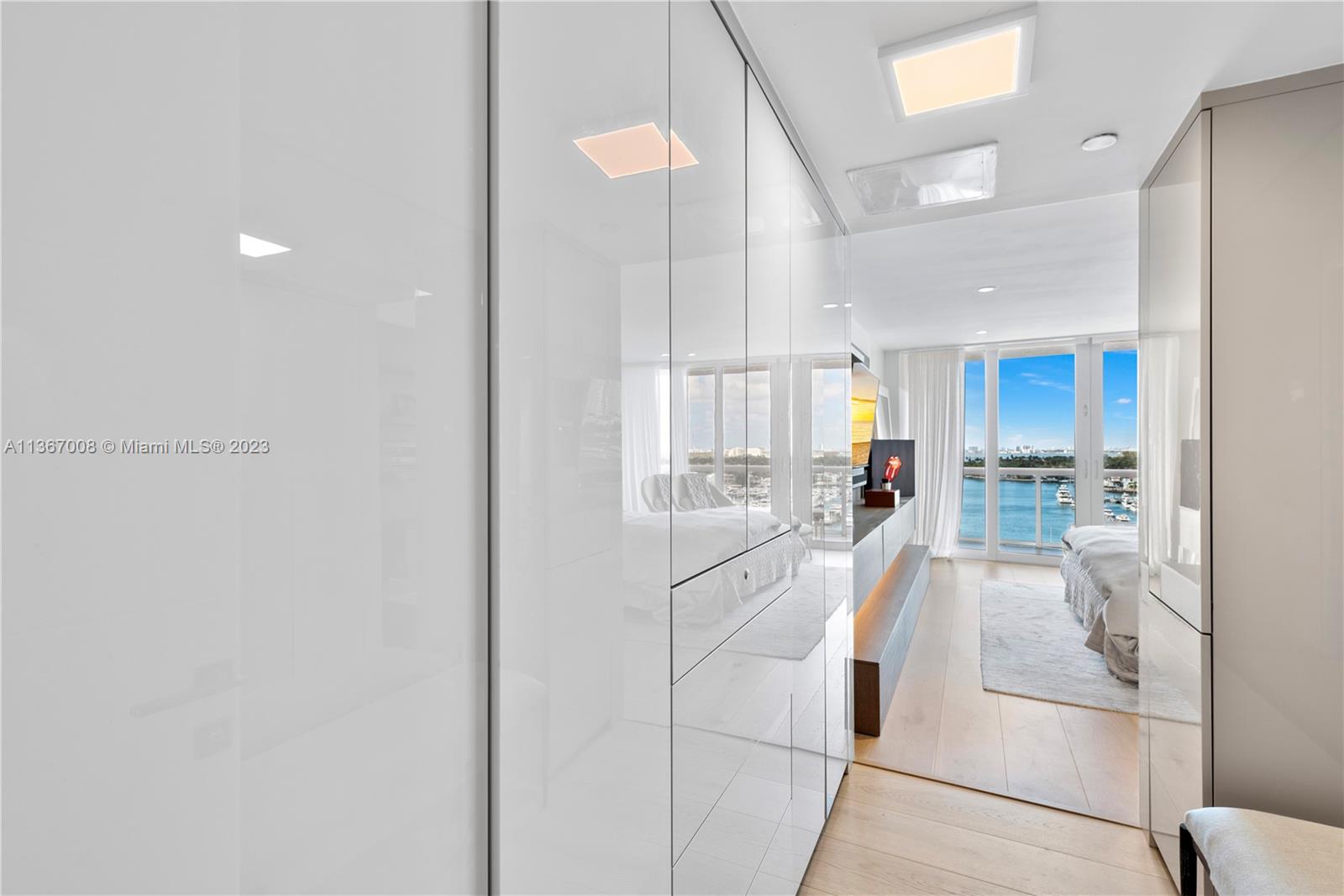 THE GRAND VENETIAN CONDO - Residential