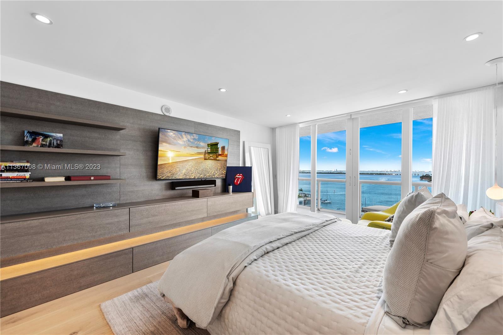 THE GRAND VENETIAN CONDO - Residential