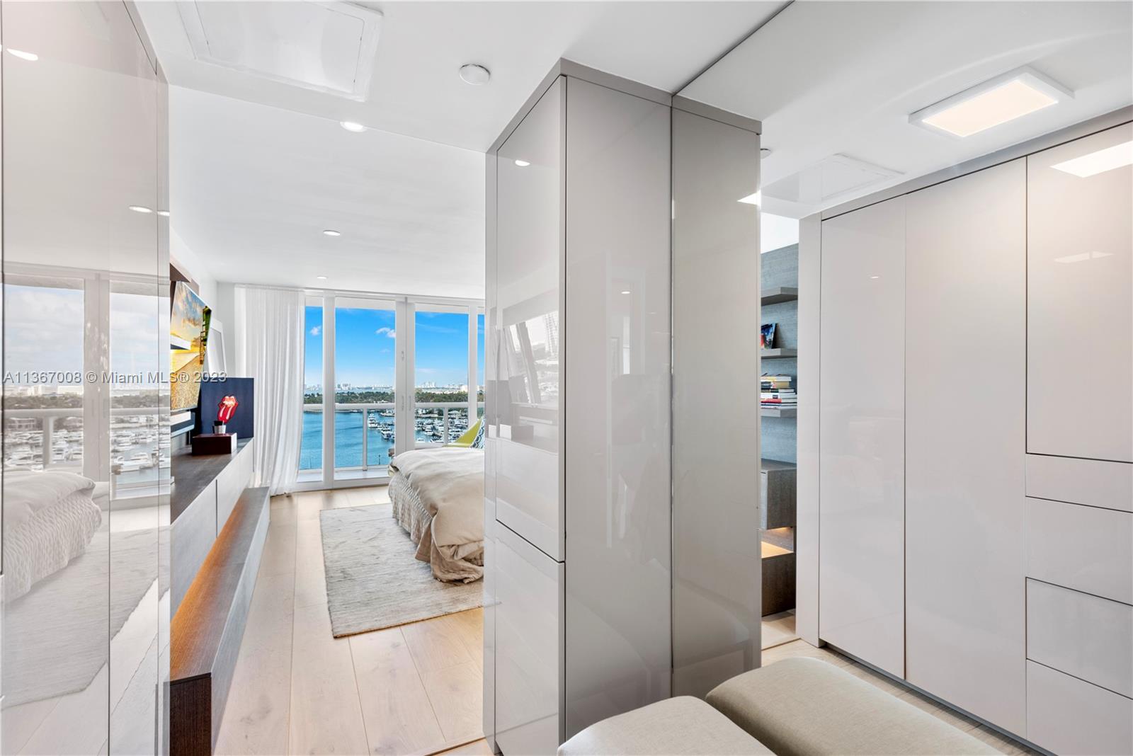 THE GRAND VENETIAN CONDO - Residential