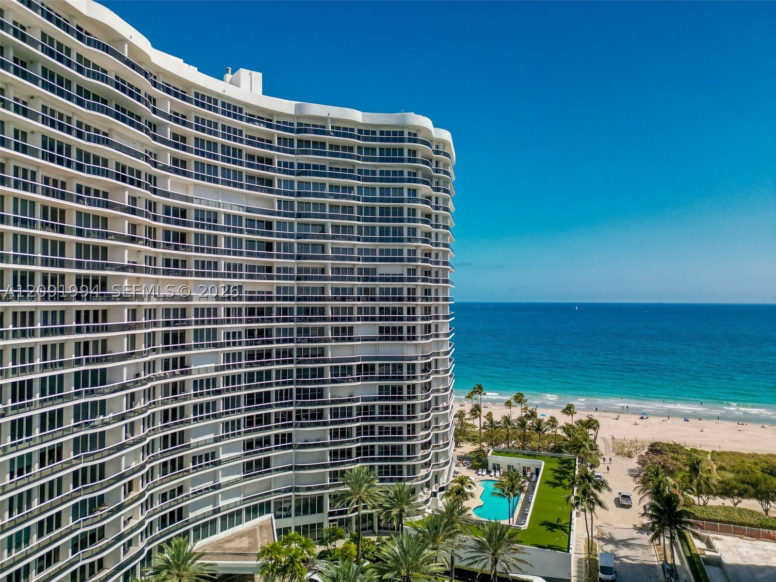 9601 Collins Ave 507