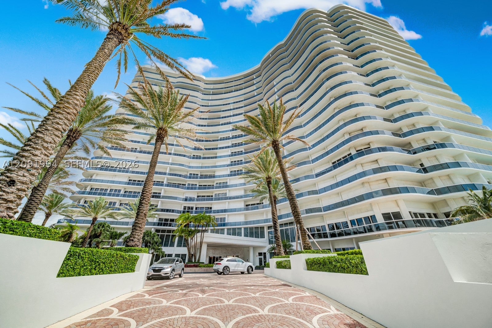 9601 Collins Ave 507