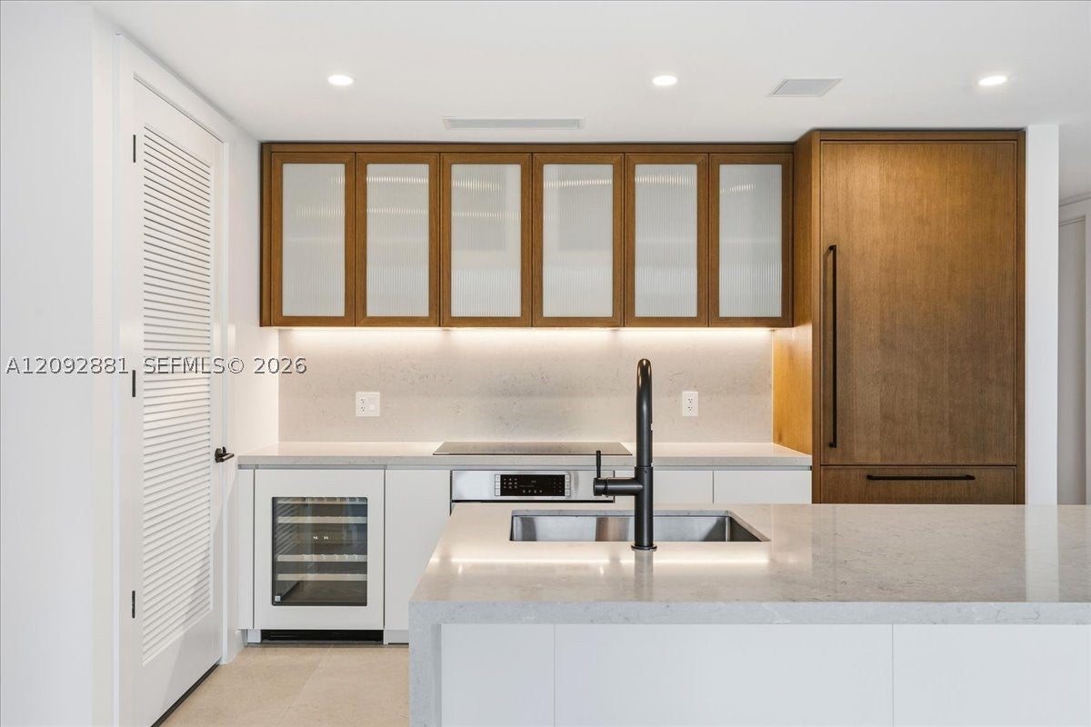 2200 Brickell Ave 301