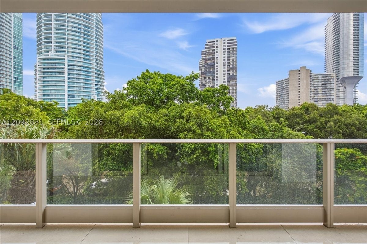 2200 Brickell Ave 301