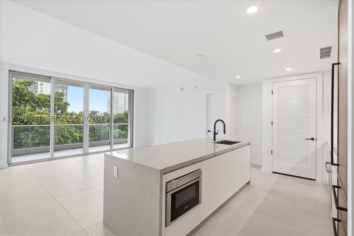 2200 Brickell Ave